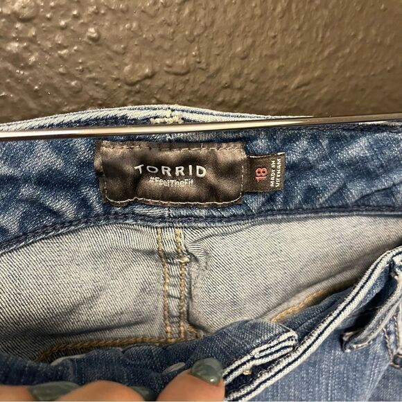 Torrid Distressed Button Front Denim Shorts - Picture 6 of 12